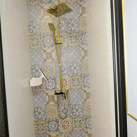 Luxury For 20 People 度假居 *